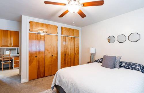 Little Italy Apartamento | Casa Flora -2BR- FREE Parking in Little Italy!