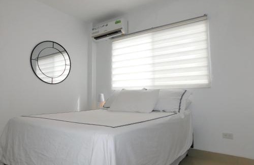 Punta Carnero Casa | Casa Florencia gran piscina