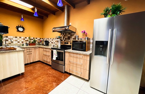 Heredia Casa | Casa Flores is a spacious 3 bd, 3 bath house in Heredia "The City of Flowers".