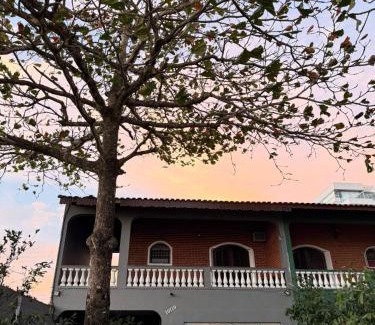Centro Casa | Casa frente ao mar/pé na areia no Indaiá até 18 pessoas