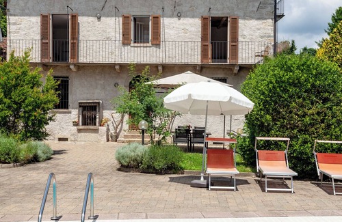 Vacciago Apartamento | Casa Frey apt. 3 room apartment on Lake Orta with garden and swimming pool