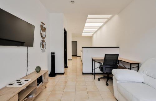 Santa Tecla Casa | Casa Grand, Gated Community