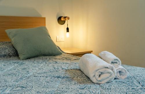 Assenza Apartamento | Casa Galya with private patio by GardaDoma