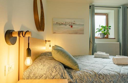 Assenza Apartamento | Casa Galya with private patio by GardaDoma