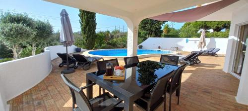 Carvoeiro Villa | Casa Gemeas