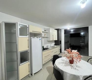 Ubatuba Casa | Casa geminada 500m da praia