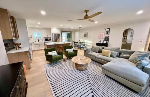 Peters View Casa | Casa Gia- Quiet Luxury Biltmore Area - Heated Pool