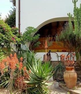 Pianoconte Casa | Casa Gialla B&B