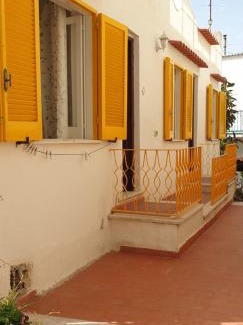 Succhivo Apartamento | Casa Gialla