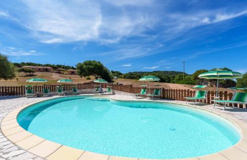 Aglientu Apartamento | Casa Ginestre piscina e vista mare