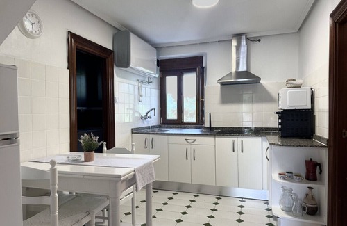 Meruelo Casa | Casa Gomez 2032 Apartamento con Jardín