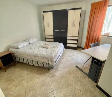 Sao Braz Casa | Casa Grande 3 quartos, perto parque Barigui