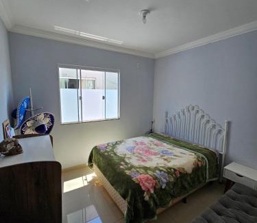 Tabuleiro Casa | Casa Grande com Churrasqueira e Vaga para 2 carros