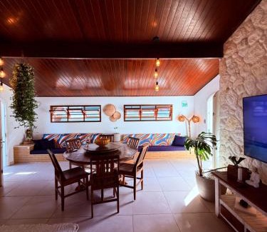 Lazaro Casa | Casa grande com piscina churrasqueira e garagem Praia do Lázaro Ubatuba