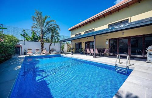 Jacó Casa | Casa Gris in Jaco