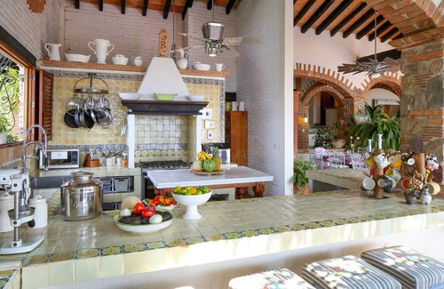 Cerro Villa | Casa Guacamole: Hacienda Mágica 5 BDRM al aire libre con vistas al océano por un millón de dólares