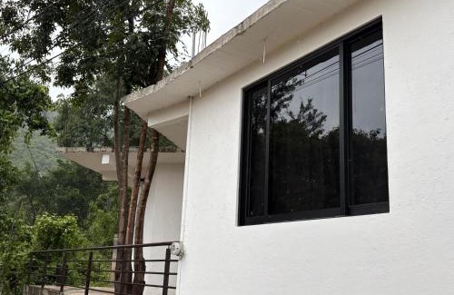 El Santuario Casa | Casa Guaria Morada