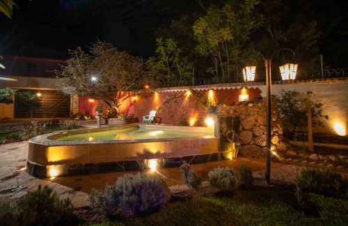 León Cabina | Casa Hala LOFT & SPA LUXURY
