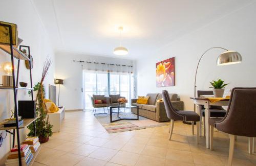 Lagos Apartamento | Casa Happiness, swimming pool, fast WiFi, parking