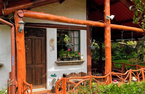 Apaneca Cabaña | Casa Heidi en Apaneca – Naturaleza, calma y encanto de montañas.
