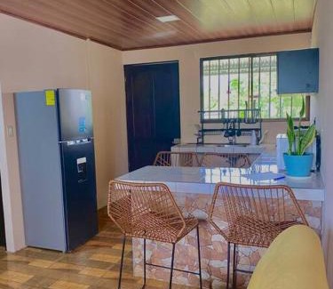 Los Angeles Casa | Casa Heliconia- La Fortuna