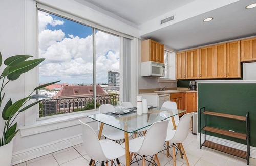Downtown Historic District Apartamento | Casa Historia: Sleek 2B apt UNIQUE spot downtown