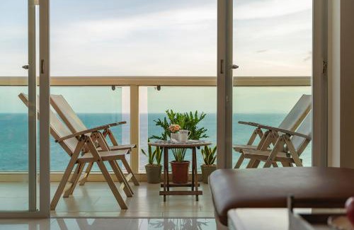 Phu Hai Beach Apartamento | Casa Home - Ocean Melody - Beach Front 3br Apartment