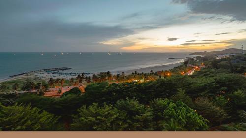 Phu Hai Beach Apartamento | Casa Home - Ocean Melody - Beach Front 3br Apartment