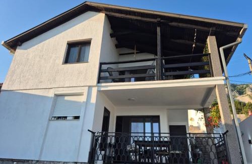 Lapcici Casa | CASA HOME, one-bedroom home