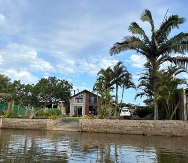 Laguna Chalet De Esquí | Casa Hortênsia - Beira da Lagoa - Laguna-SC
