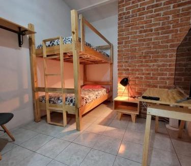 León Casa | Casa Hostal La Esperanza de Don Alfonso