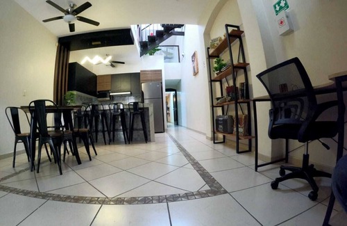 Sahuayo Casa | Casa huéspedes Leon