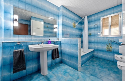 Amposta Casa | 'Casa ideal para familias with Private Terrace, Balcony and Air Conditioning