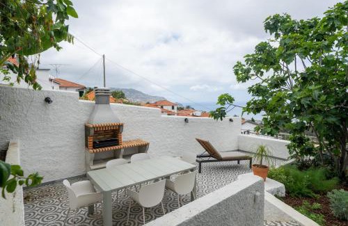 Imaculado Coracao de Maria Casa | Casa Imaculado Coração by An Island Apart