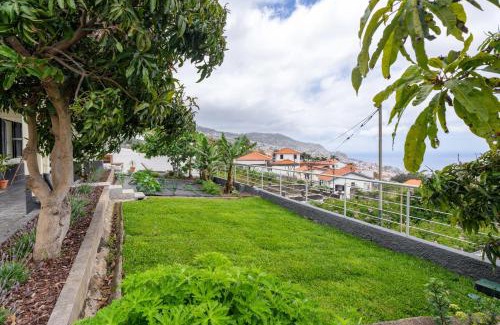 Imaculado Coracao de Maria Casa | Casa Imaculado Coração by An Island Apart