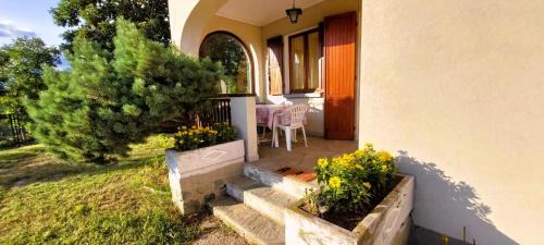 Andrate Apartamento | Casa in montagna con giardino privato recintato