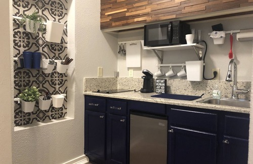 Wetmore Apartamento | Casa Indigo - Acogedor y elegante en GRAN UBICACIÓN!