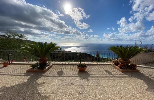 Marina di Zambrone Casa | Casa indipendente con vista mare