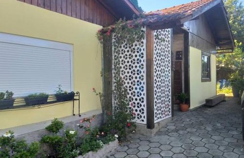 Forte Casa | Casa Inteira em Jurerê In e vista panorâmica