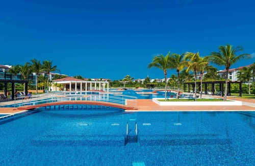 Puerto Juarez Condominio | Casa Iris 2 Bedroom Condo by Redawning