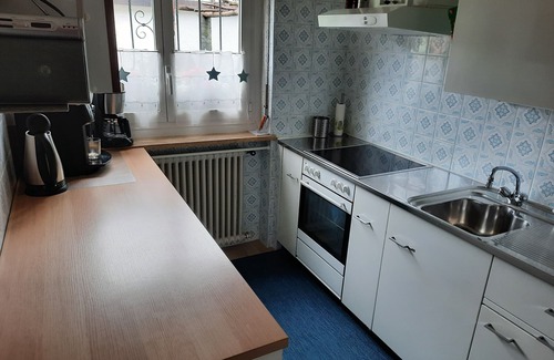Aurigeno Casa | Casa Isa Moghegno, casa en estilo bungalow en 1. Nivel en zona residencial tranquila