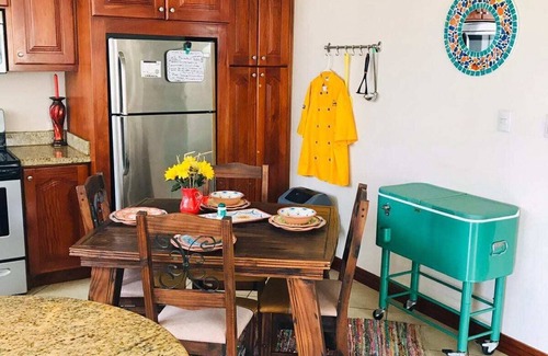 Tierras Morenas Casa | Casa Isabelita- WIFI, AC, Vistas al Lago, Aves y Monos