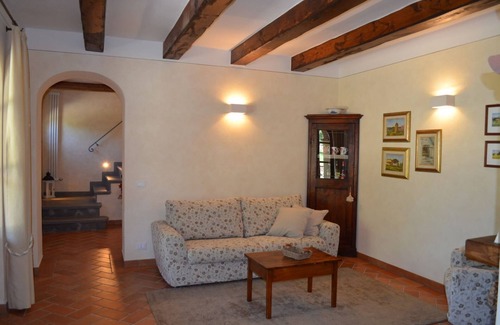 Ciggiano Otro | bonita casa con piscina en una posición panorámica, cerca de Ciggiano