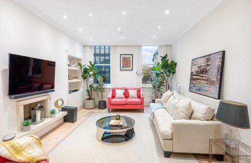 Royal Borough of Kensington and Chelsea Apartamento | Casa Italia near Hyde Park & Kensington High Street - Wifi & Washing Machine - FREE Luggage Storage Available Nearby