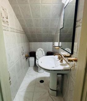 Guitarrón Villa | Casa Jade