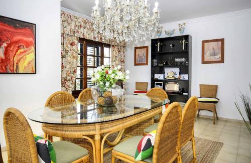 Playa del Cable Villa | Casa Jardin ideal para familias