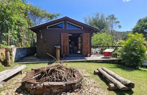 Florianopolis Casa | Casa Lúcia Ribeirão · Cabana rústica I Fogo de Chão | Acesso a cachoeira