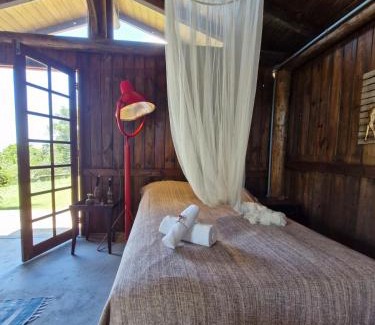 Florianopolis Casa | Casa Lúcia Ribeirão · Cabana rústica I Fogo de Chão | Acesso a cachoeira