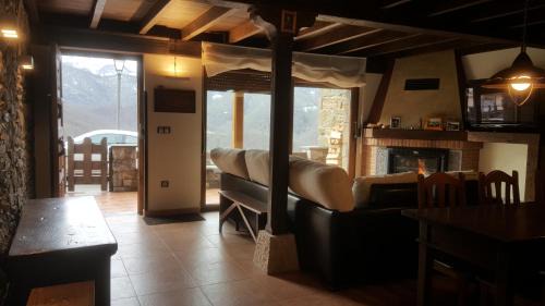 Caso Chalet De Esquí | Casa la Felguerina