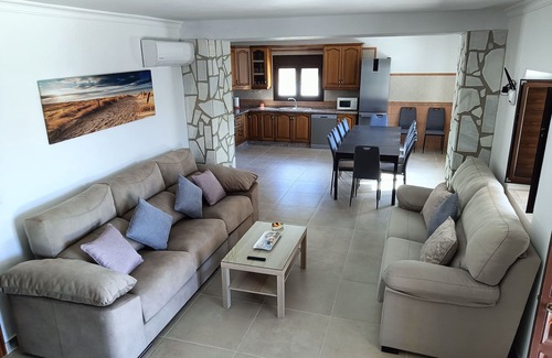 Alora Cabaña | Casa La Fuente ideal para familias con piscina y barbacoa